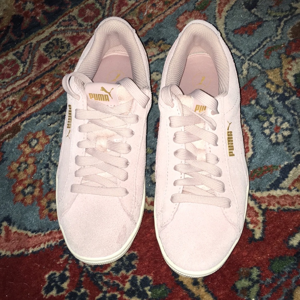 Puma pink suede tennis shoes